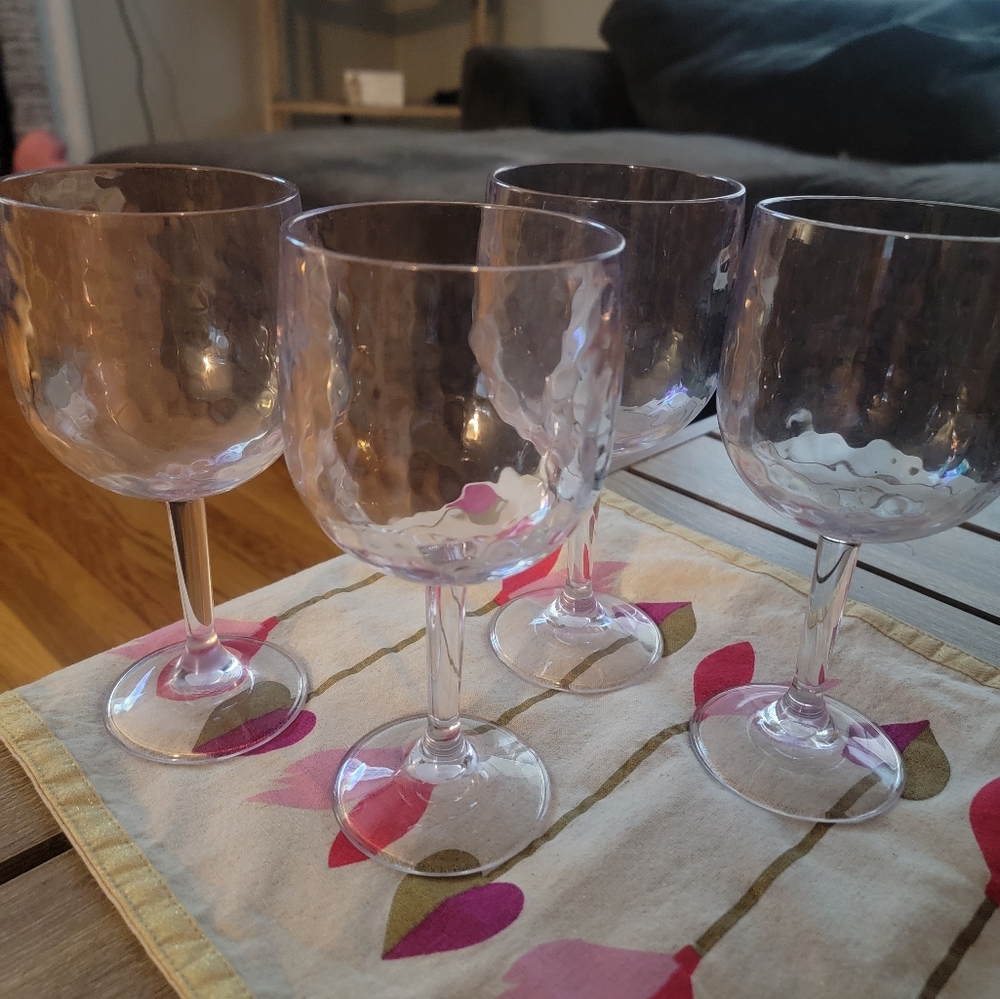 Set of 4 Acrylic Wine glasses